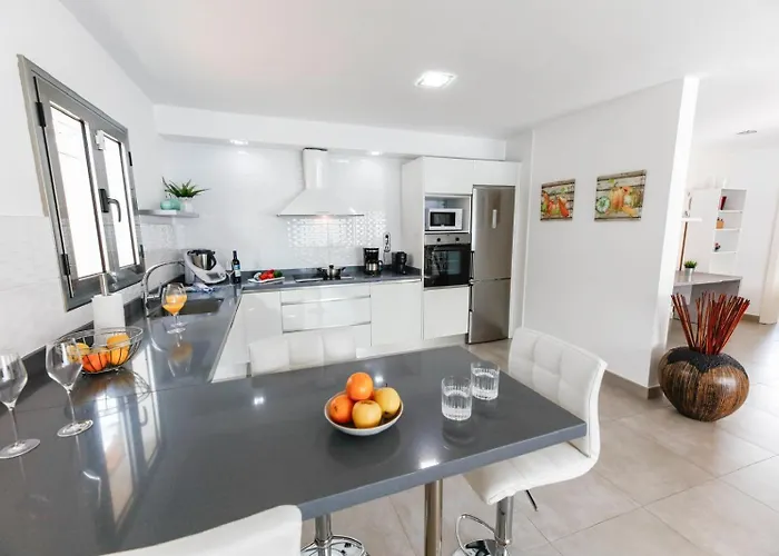 Villa Arenamar With Private Pool *